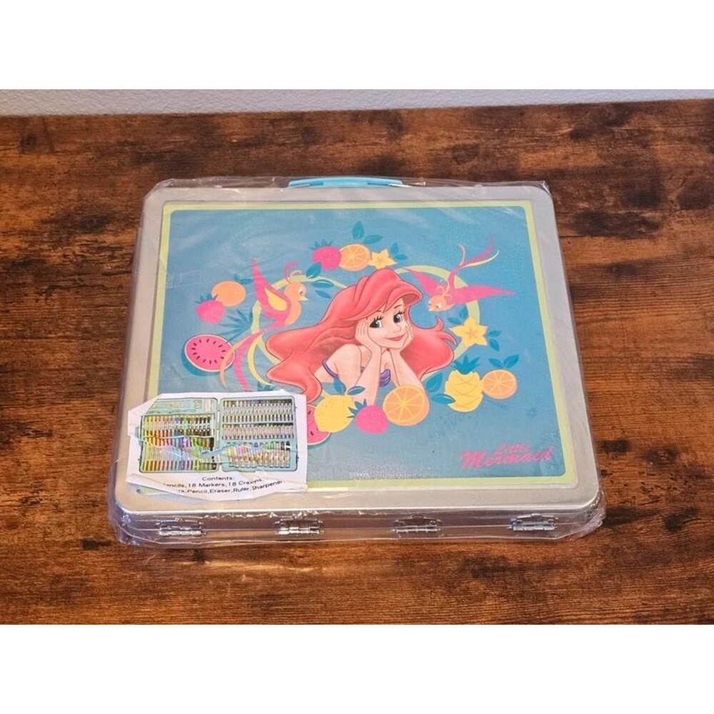 NWT Vintage Disney Little Mermaid Art Set